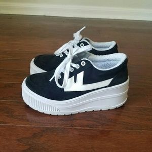 Go sexy black platform shoes